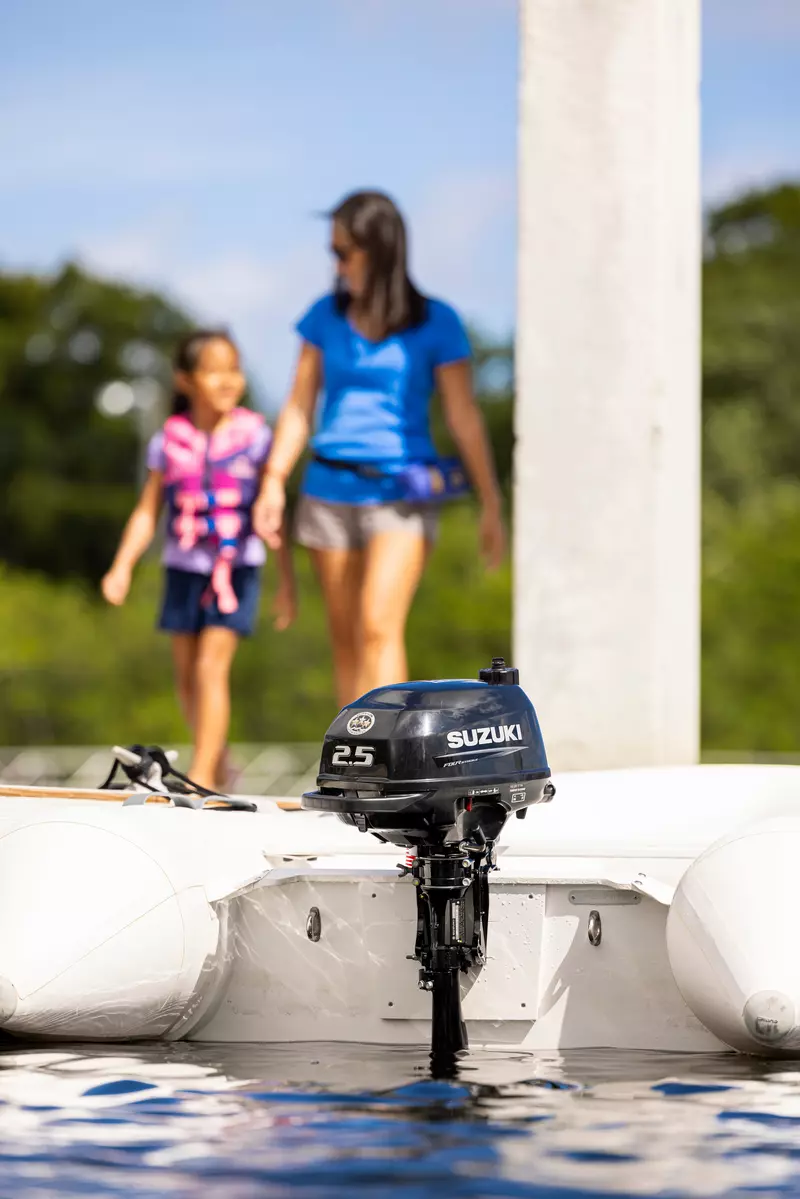 Suzuki DF2.5S5 2.5HP 4-Stroke Outboard Motor – Portable Tiller – New - Image 3