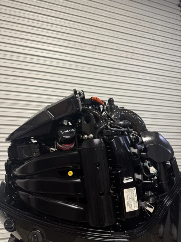 2022 Mercury 200HP 3.4L 4-Stroke DTS Outboard Motor – 25” Shaft – Digital Controls