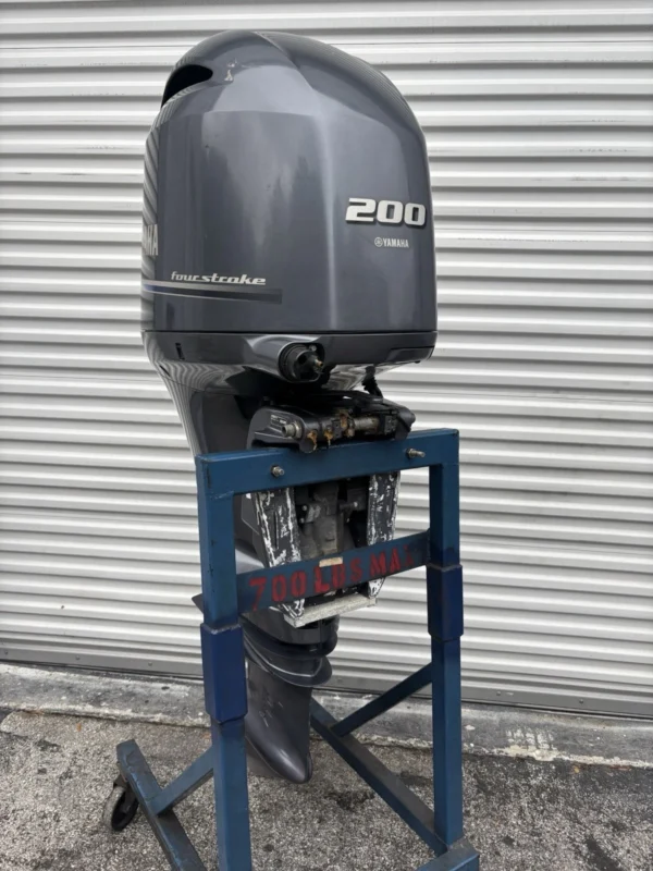 Used 2015 Yamaha F200XCA 200 HP 4-Stroke Outboard Motor – 25″ (X) Shaft – Ready to Mount and Run