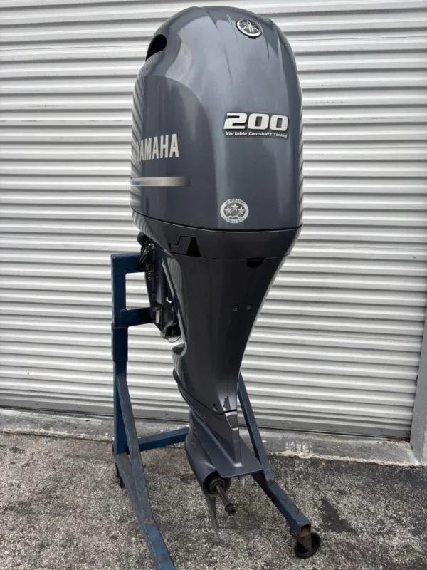 Used 2015 Yamaha F200XCA 200 HP 4-Stroke Outboard Motor – 25″ (X) Shaft – Ready to Mount and Run