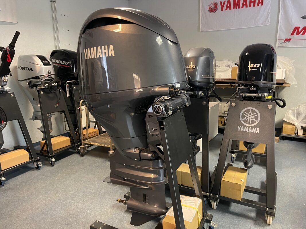 Yamaha F150 CL 150HP Long Shaft EFI Outboard Motor – Remote Control, Gauge & Propeller