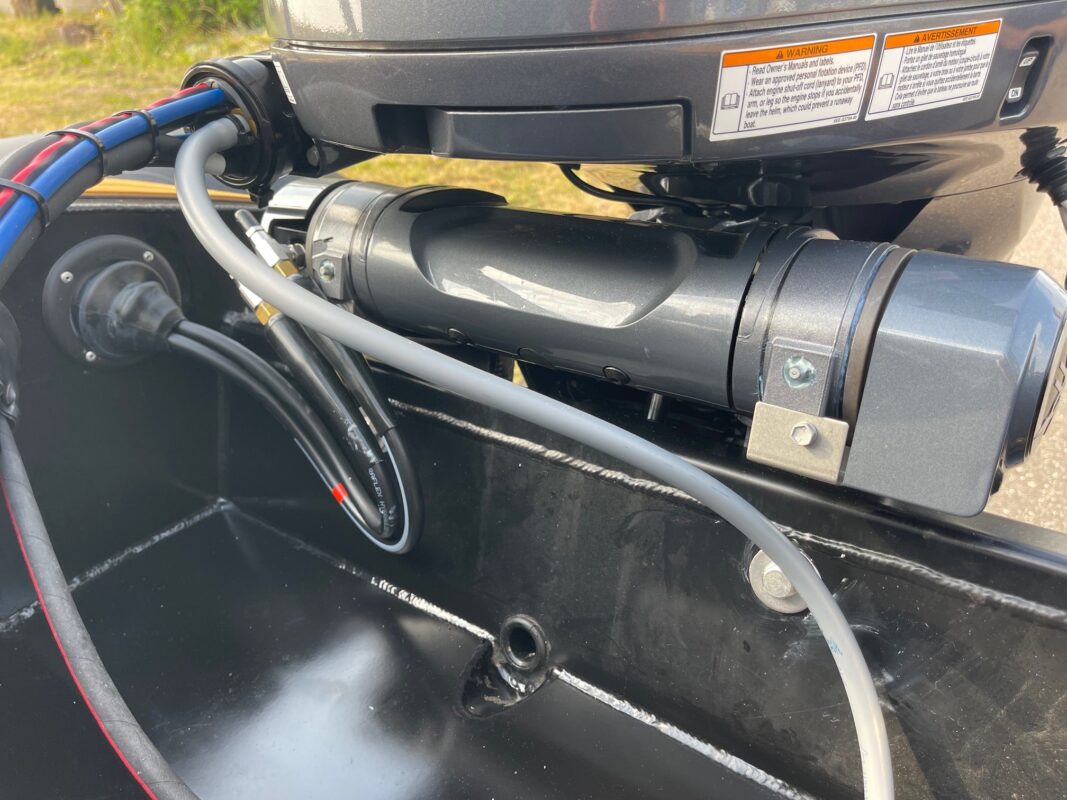 Yamaha F150 CL 150HP Long Shaft EFI Outboard Motor – Remote Control, Gauge & Propeller