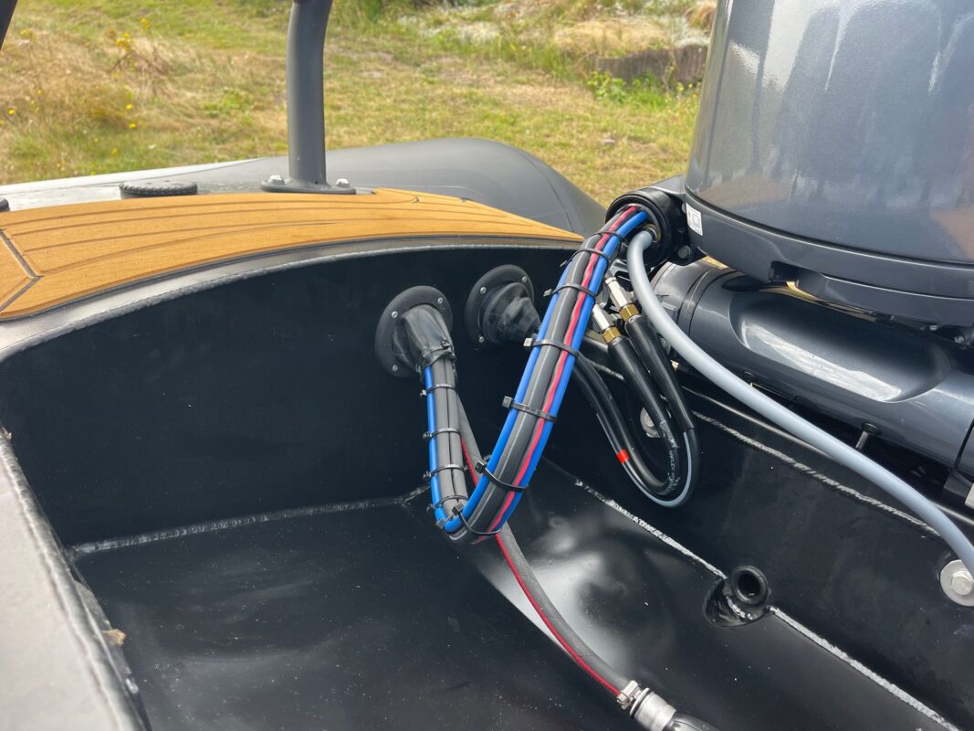 Yamaha F150 CL 150HP Long Shaft EFI Outboard Motor – Remote Control, Gauge & Propeller