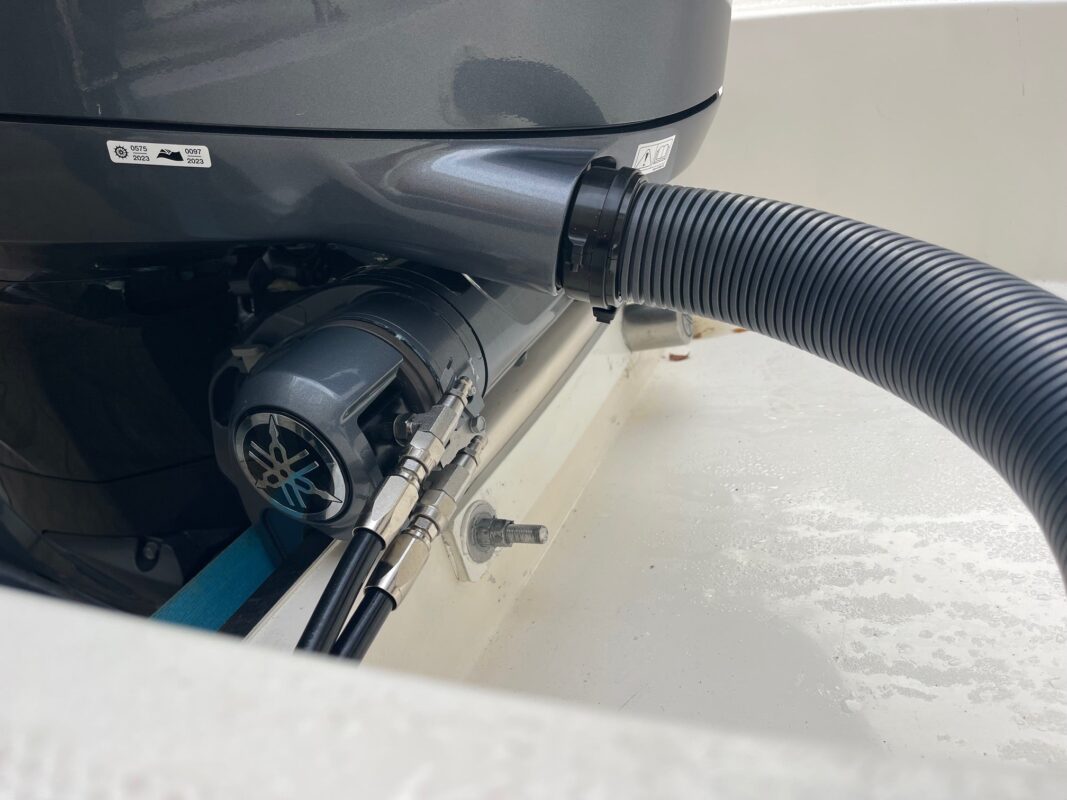 Yamaha F150 CL 150HP Long Shaft EFI Outboard Motor – Remote Control, Gauge & Propeller