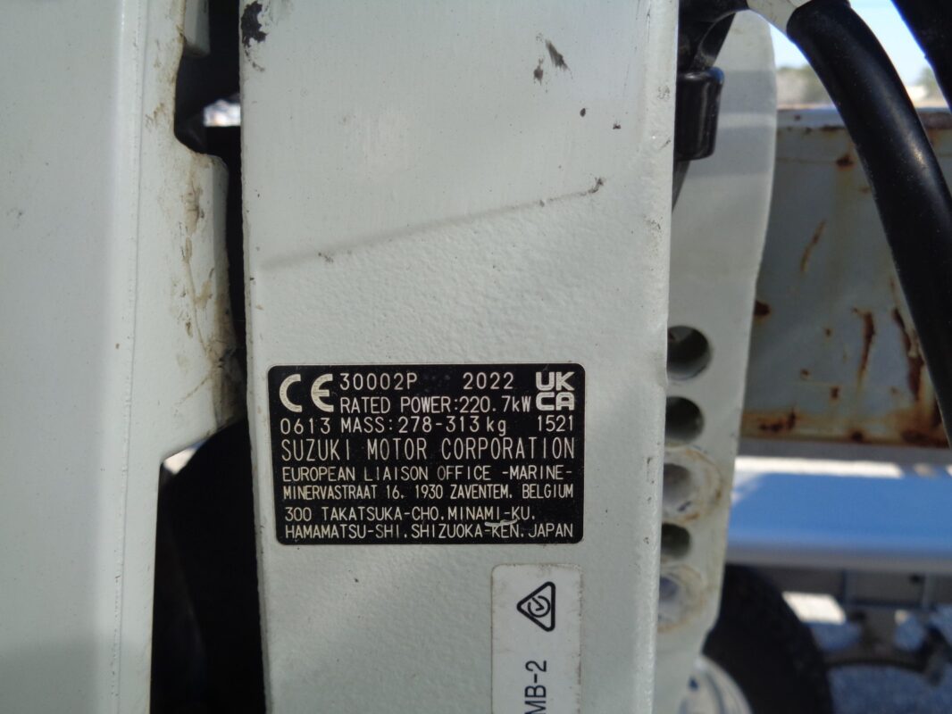 Pair of 2023 Suzuki DF300 300HP 4-Stroke Outboard Motors – 30” Counter Rotating | Digital Shift