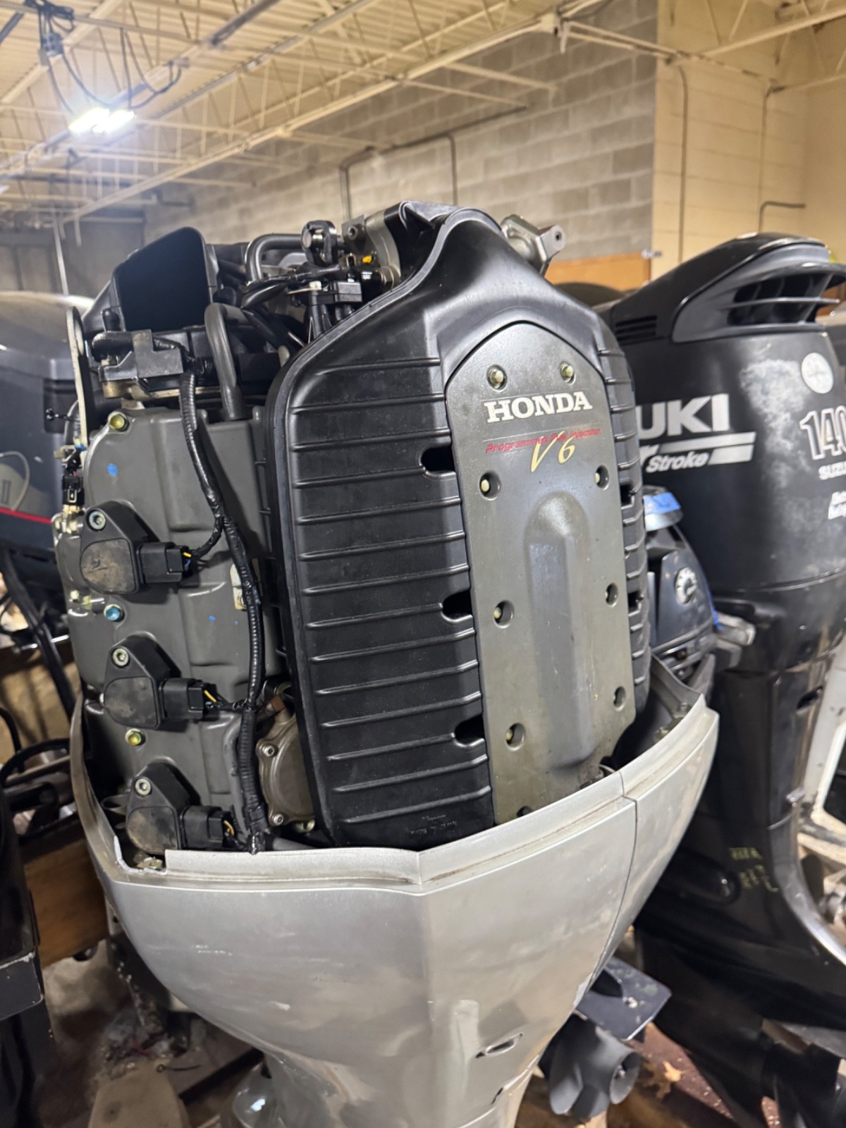 Honda BF225 225HP 4-Stroke Outboard Motor – 25” Shaft | EFI | Prop Included - Image 9