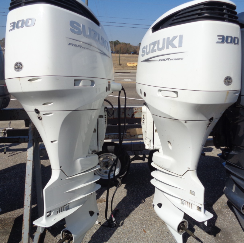 Pair of 2023 Suzuki DF300 300HP 4-Stroke Outboard Motors – 30” Counter Rotating | Digital Shift