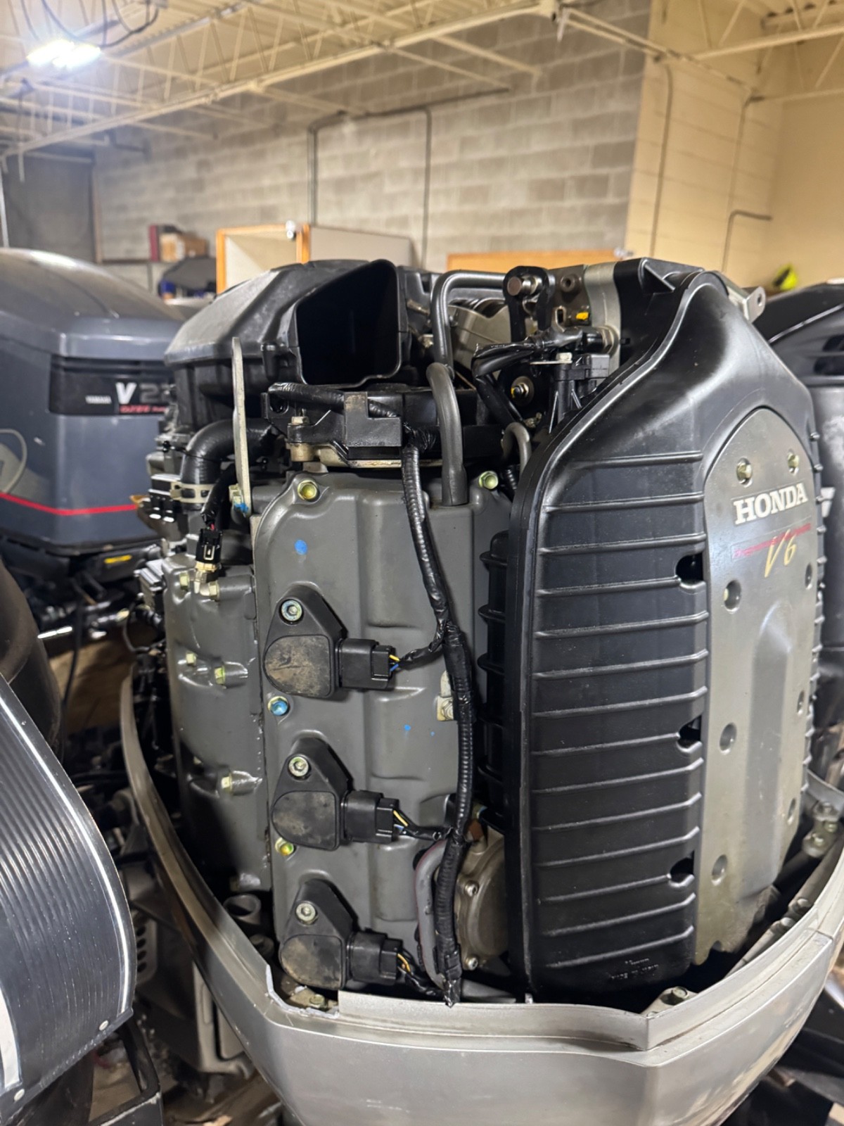 Honda BF225 225HP 4-Stroke Outboard Motor – 25” Shaft | EFI | Prop Included - Image 8