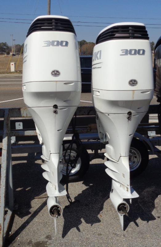 Pair of 2023 Suzuki DF300 300HP 4-Stroke Outboard Motors – 30” Counter Rotating | Digital Shift