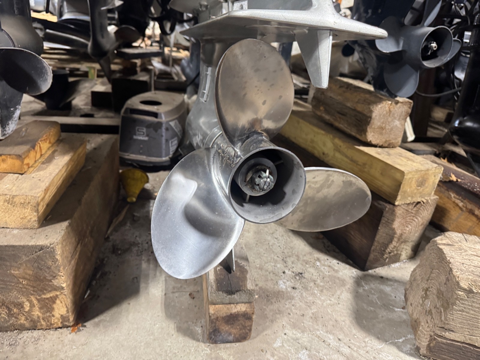 Honda BF225 225HP 4-Stroke Outboard Motor – 25” Shaft | EFI | Prop Included - Image 5