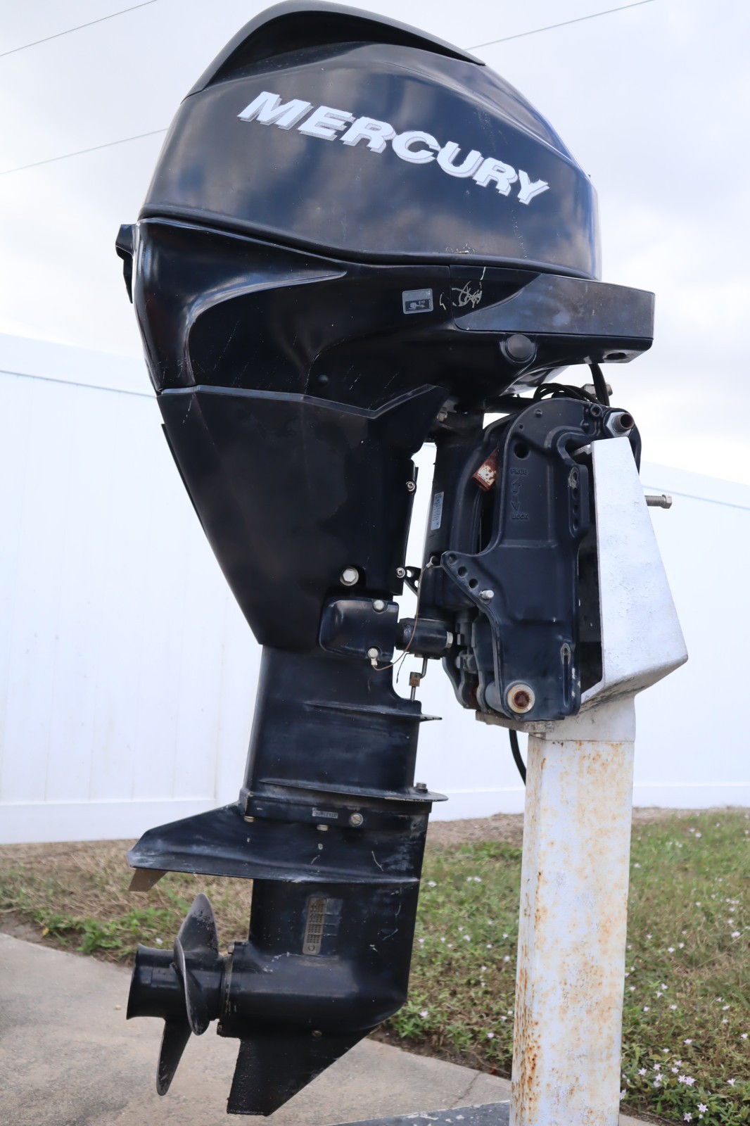 Used 2006 Mercury 25 HP EFI 4-Stroke Outboard Motor F25ELPT – 20” Shaft | Free Shipping USA - Image 4