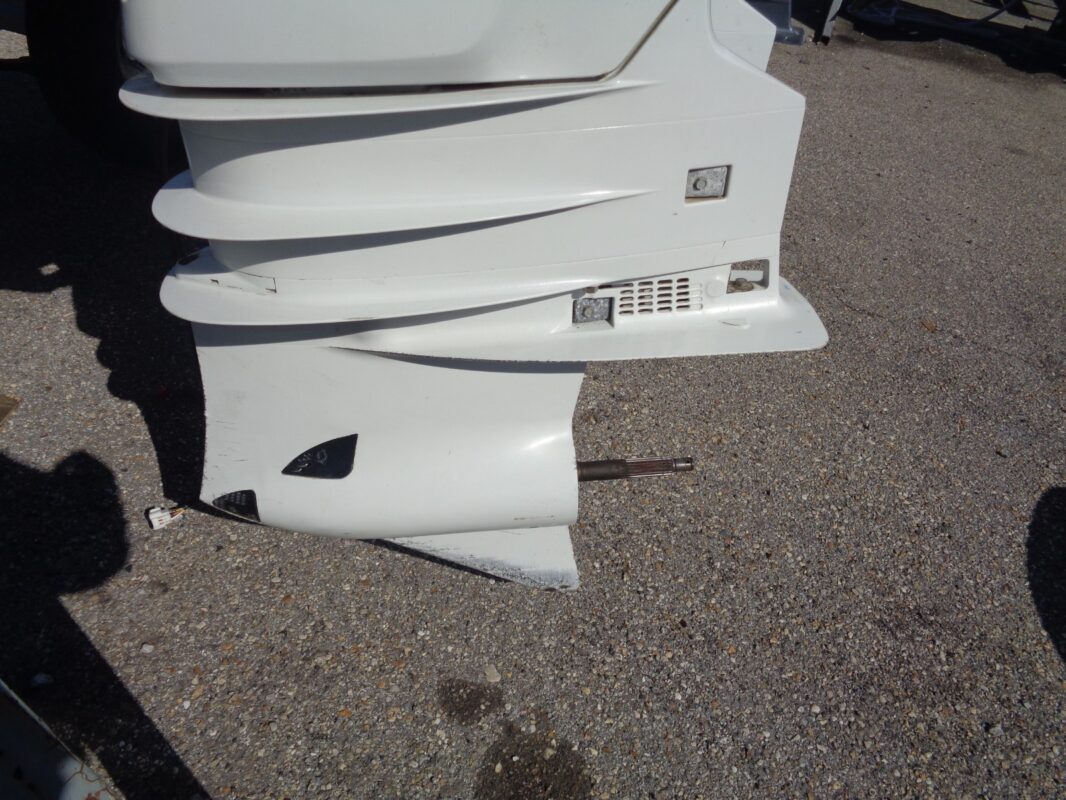 Pair of 2023 Suzuki DF300 300HP 4-Stroke Outboard Motors – 30” Counter Rotating | Digital Shift