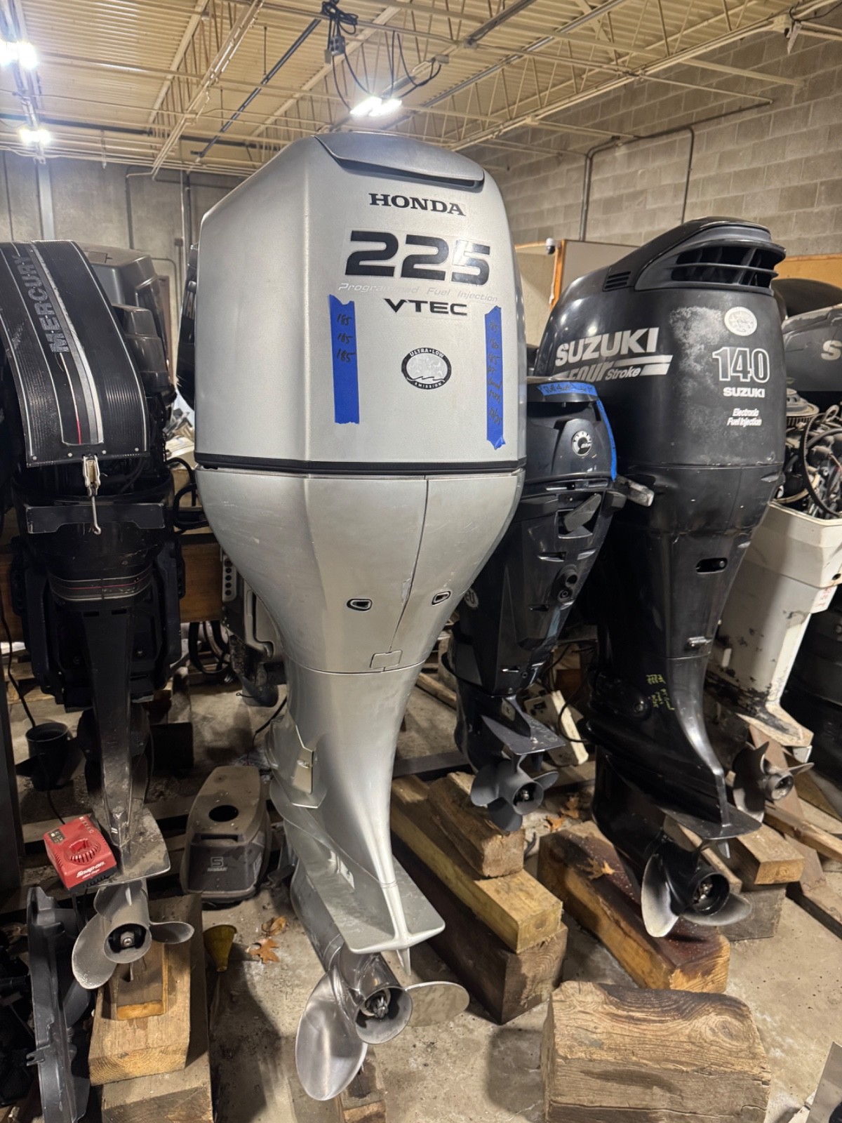 Honda BF225 225HP 4-Stroke Outboard Motor – 25” Shaft | EFI | Prop Included - Image 2