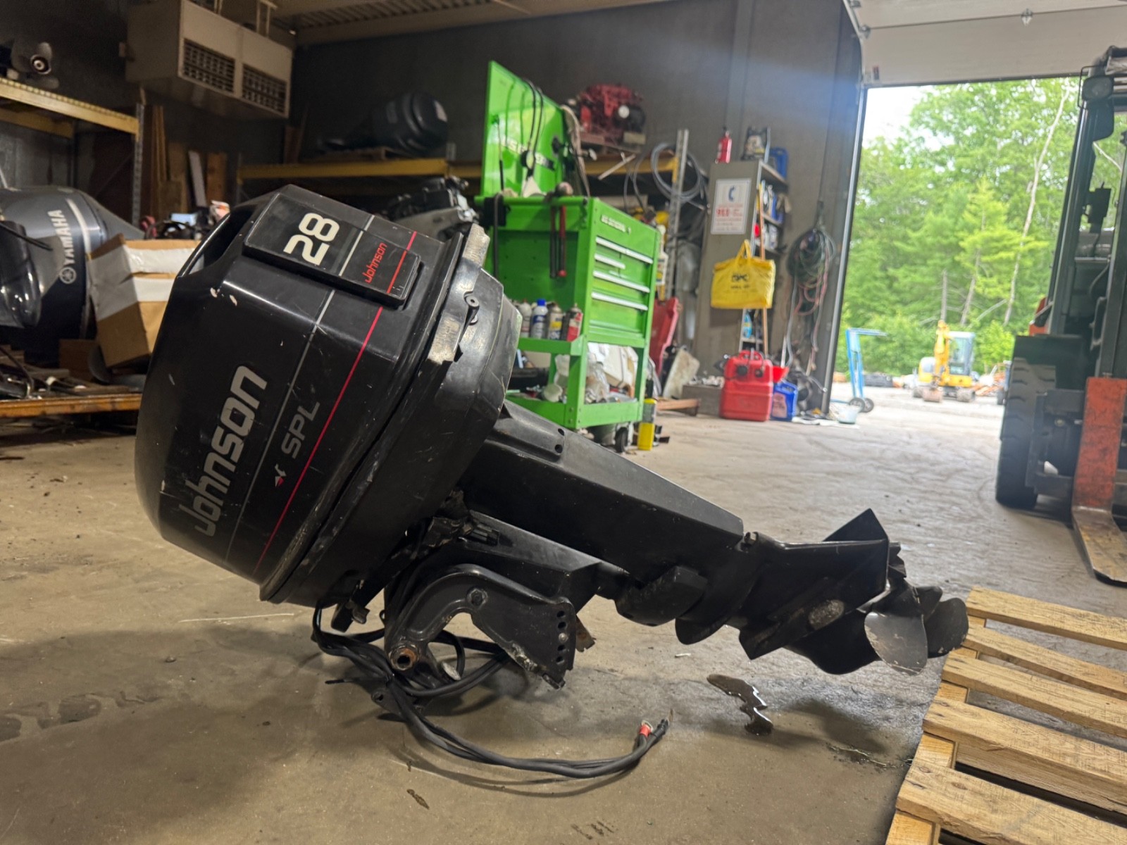 1996 Evinrude 28 hp Outboard Boat Motor Engine Johnson 20" Long Shaft Runs Well