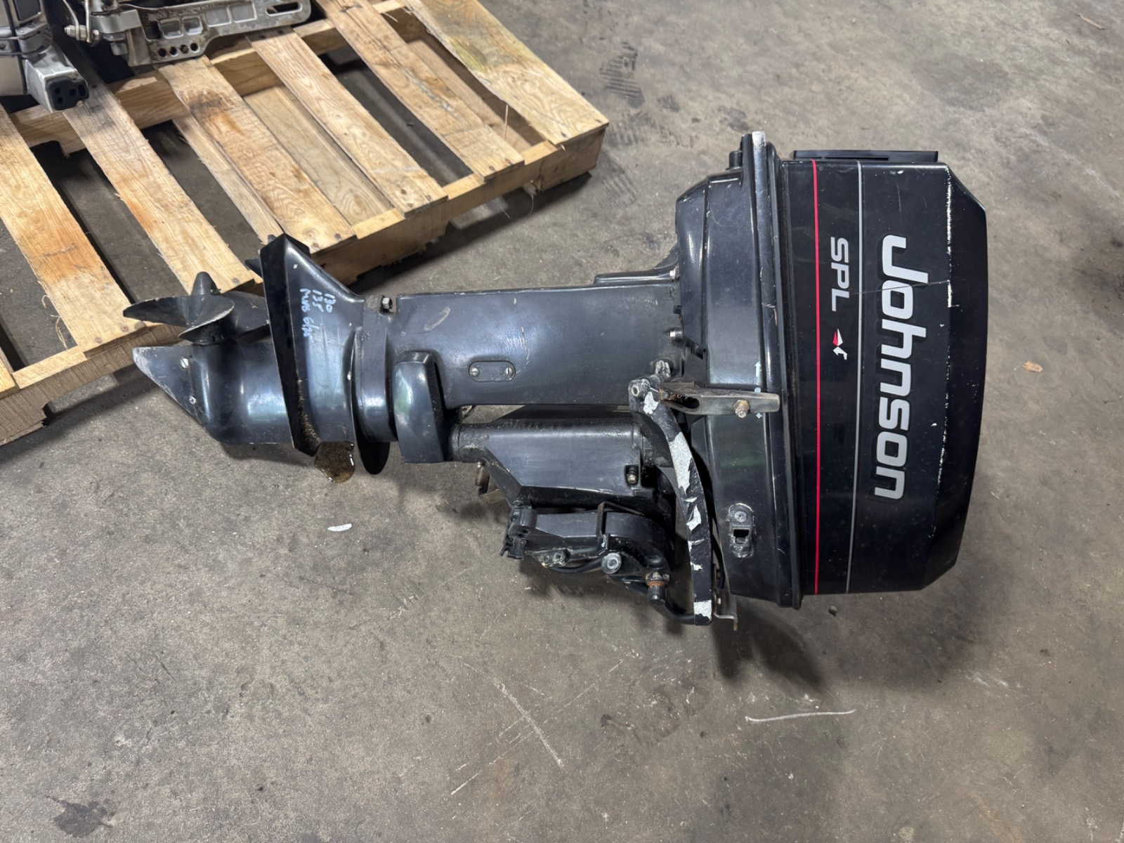 1996 Evinrude 28 hp Outboard Boat Motor Engine Johnson 20" Long Shaft Runs Well
