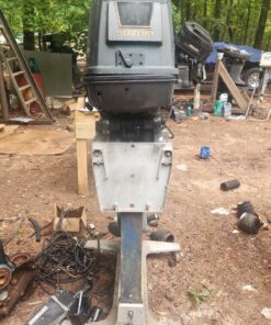 1997 suzuki outboard motor the color is black 140 horse power runs smooth