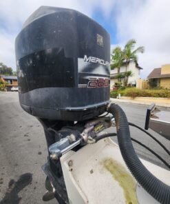1998 225hp 2 Stroke Mercury Outboard Engine Runs Includes Prop And Some Rigging