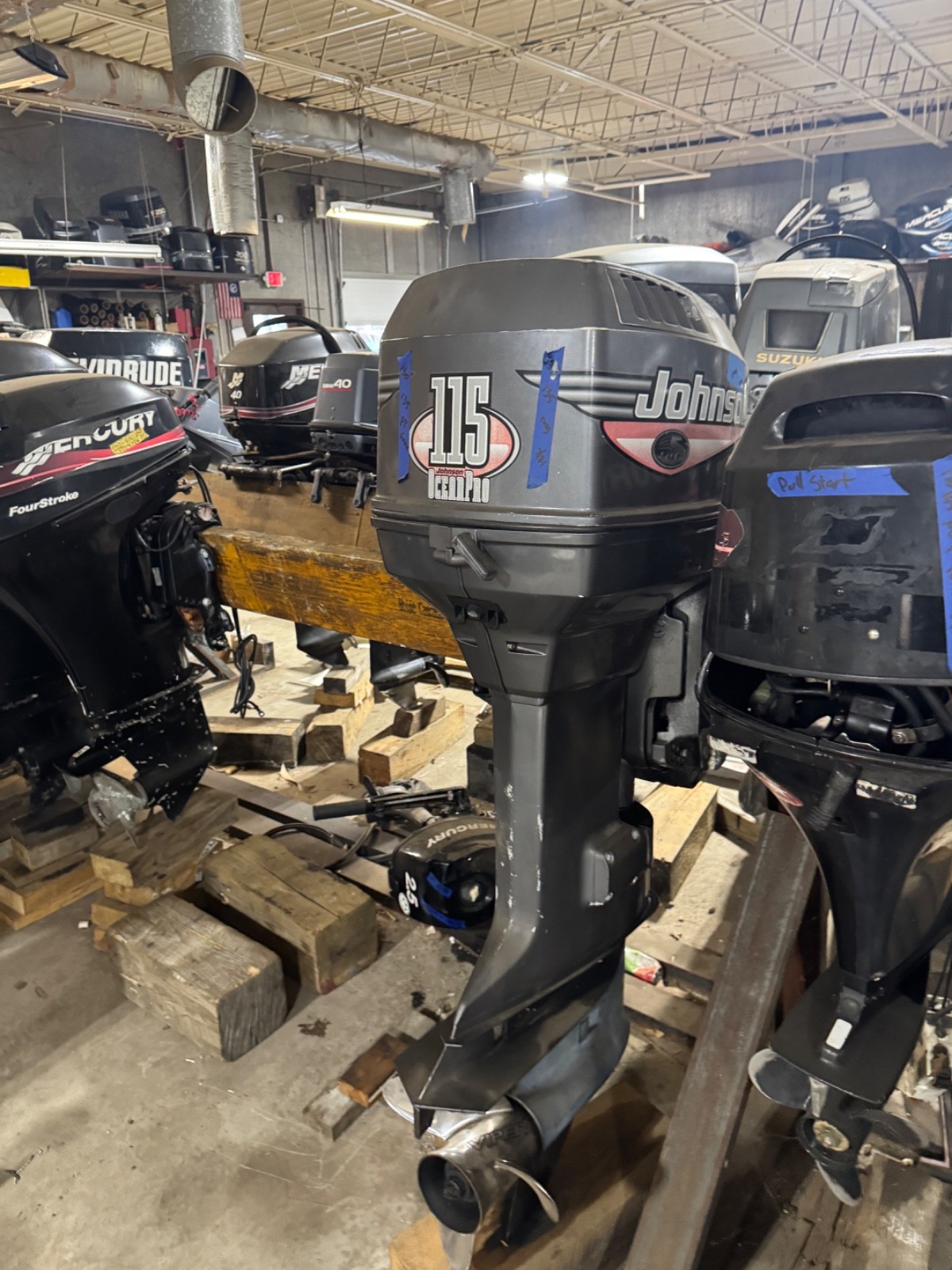 1998 Johnson 115 hp Carbureted 2-Stroke 25" Outboard Boat Motor Evinrude V4 Prop