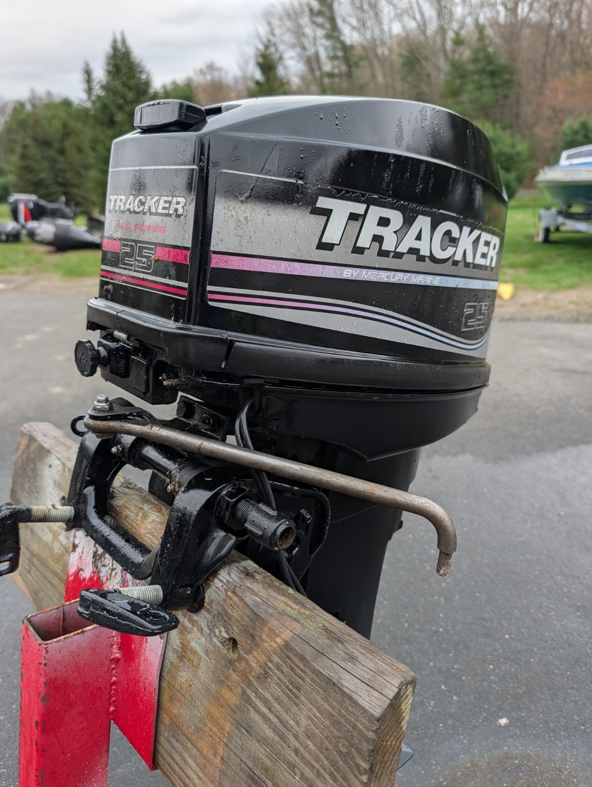 2002 25 HP Mercury 2 Stroke Outboard Motor 20" Remote