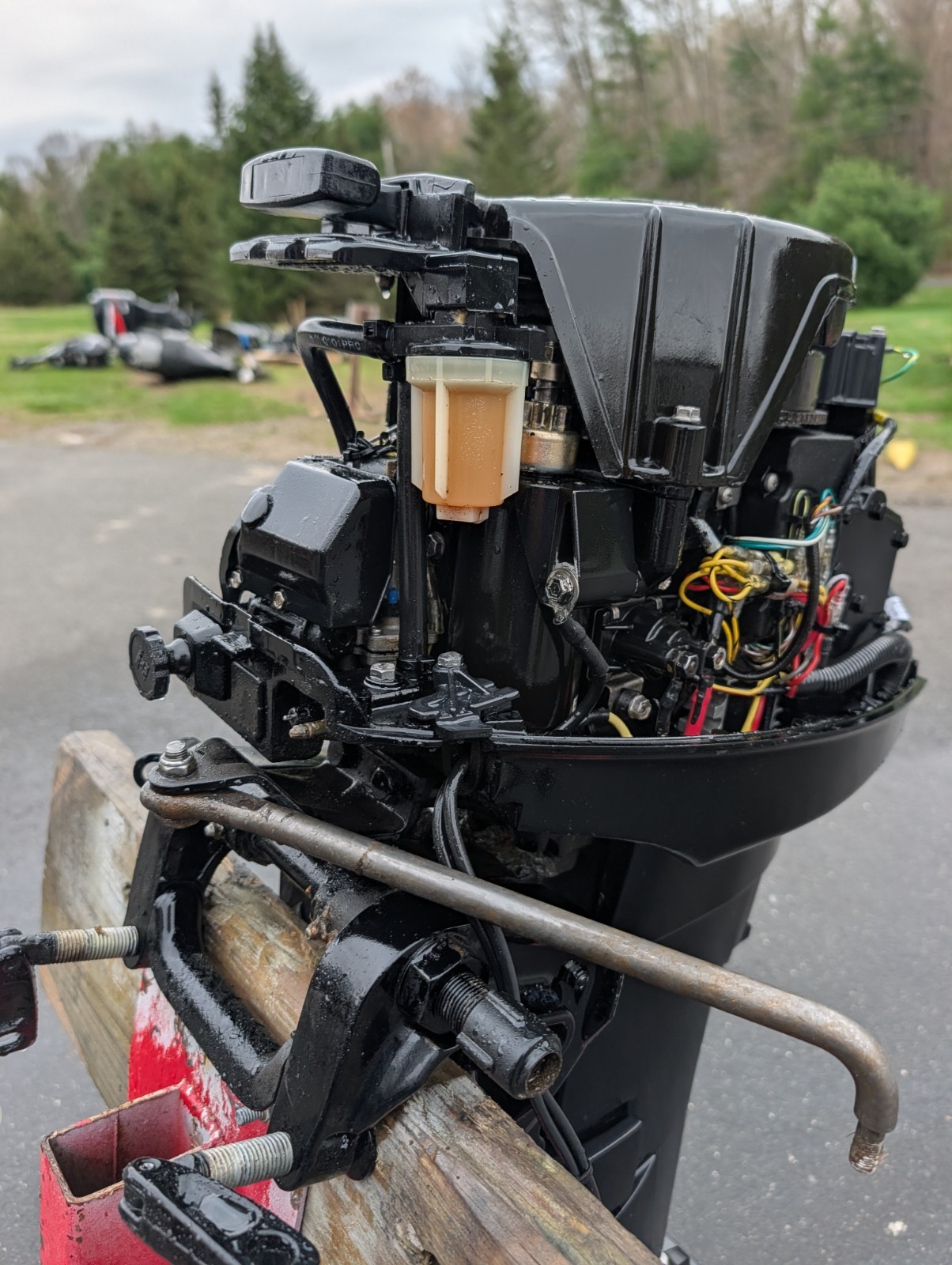 2002 25 HP Mercury 2 Stroke Outboard Motor 20" Remote