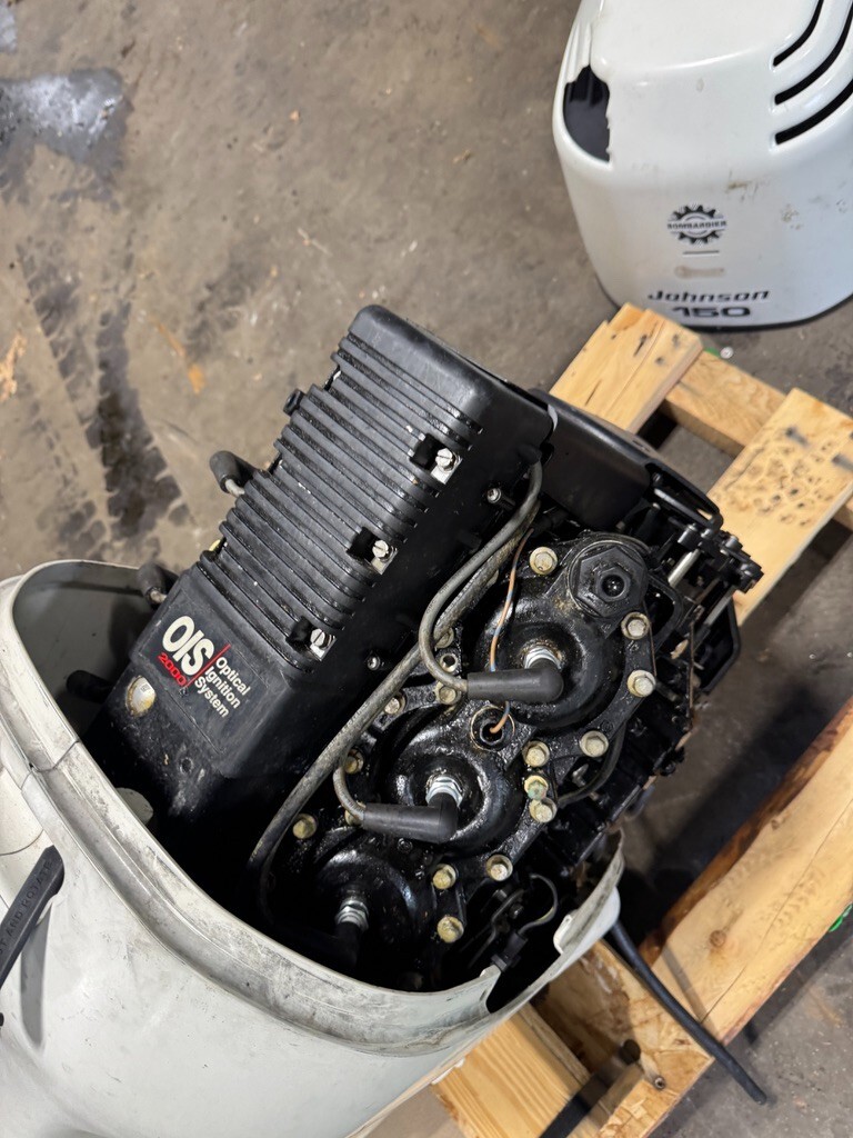 2002 Johnson Evinrude 150 hp Carbureted Outboard Boat Motor Engine 25" BRP OMC