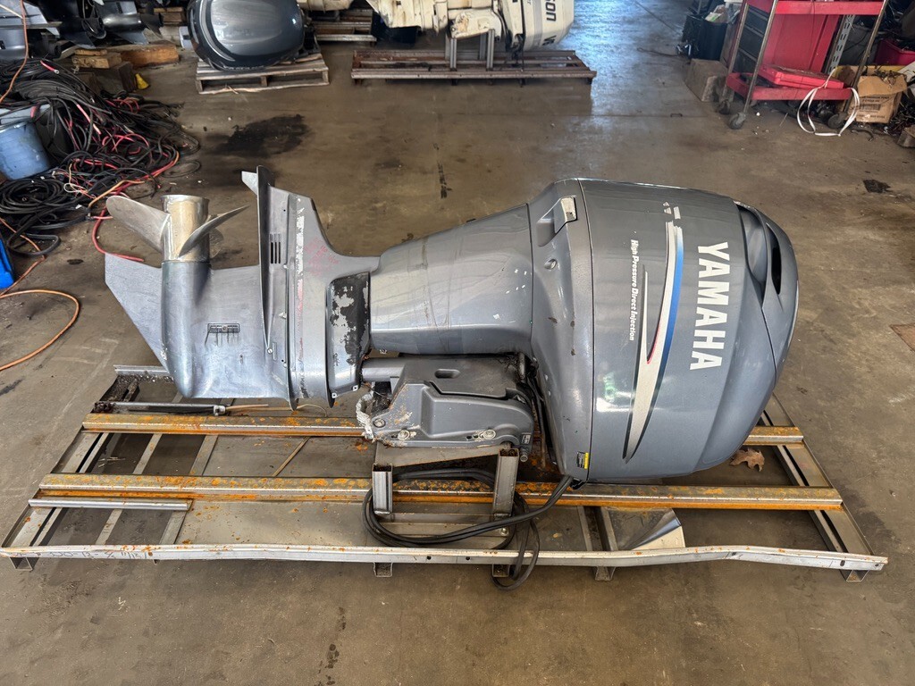 2003 Yamaha 150 HPDI 25" Outboard Boat Motor Engine Good Shape Runs Well V6 RH