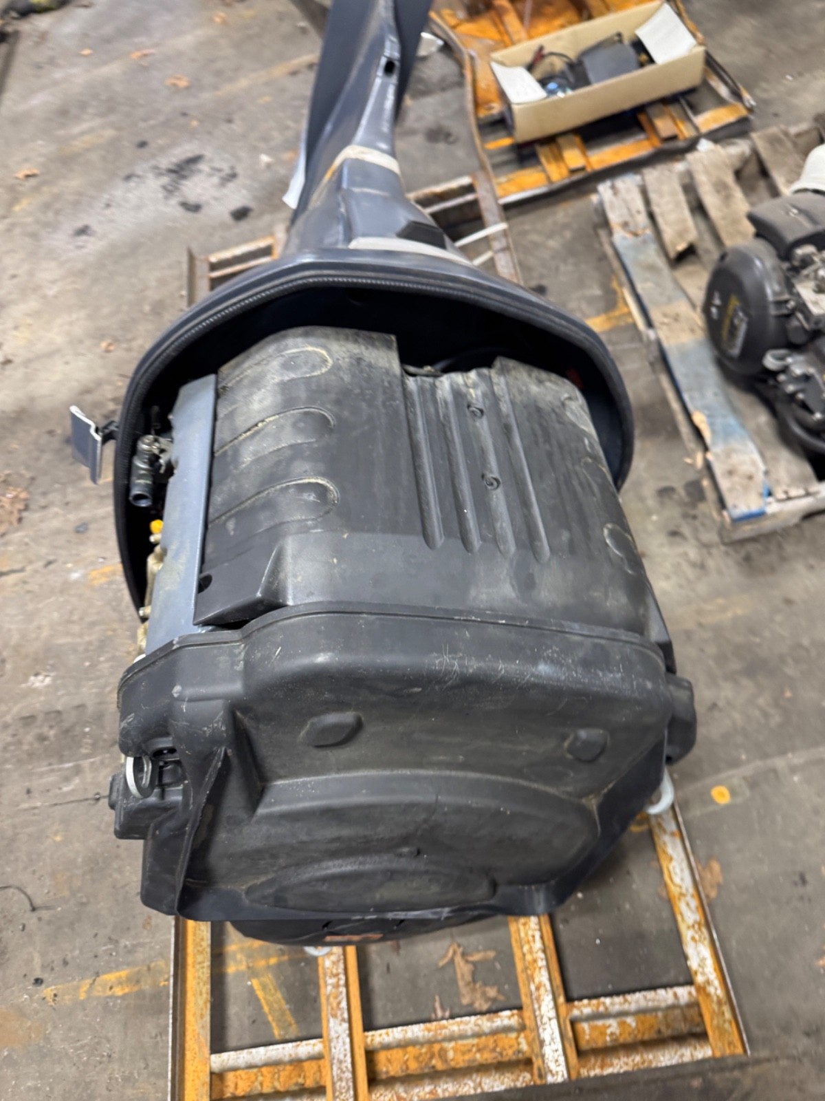 2003 Yamaha 225 hp F225 4-Stroke 30" Outboard Boat Motor V6 Standard Rotation RH