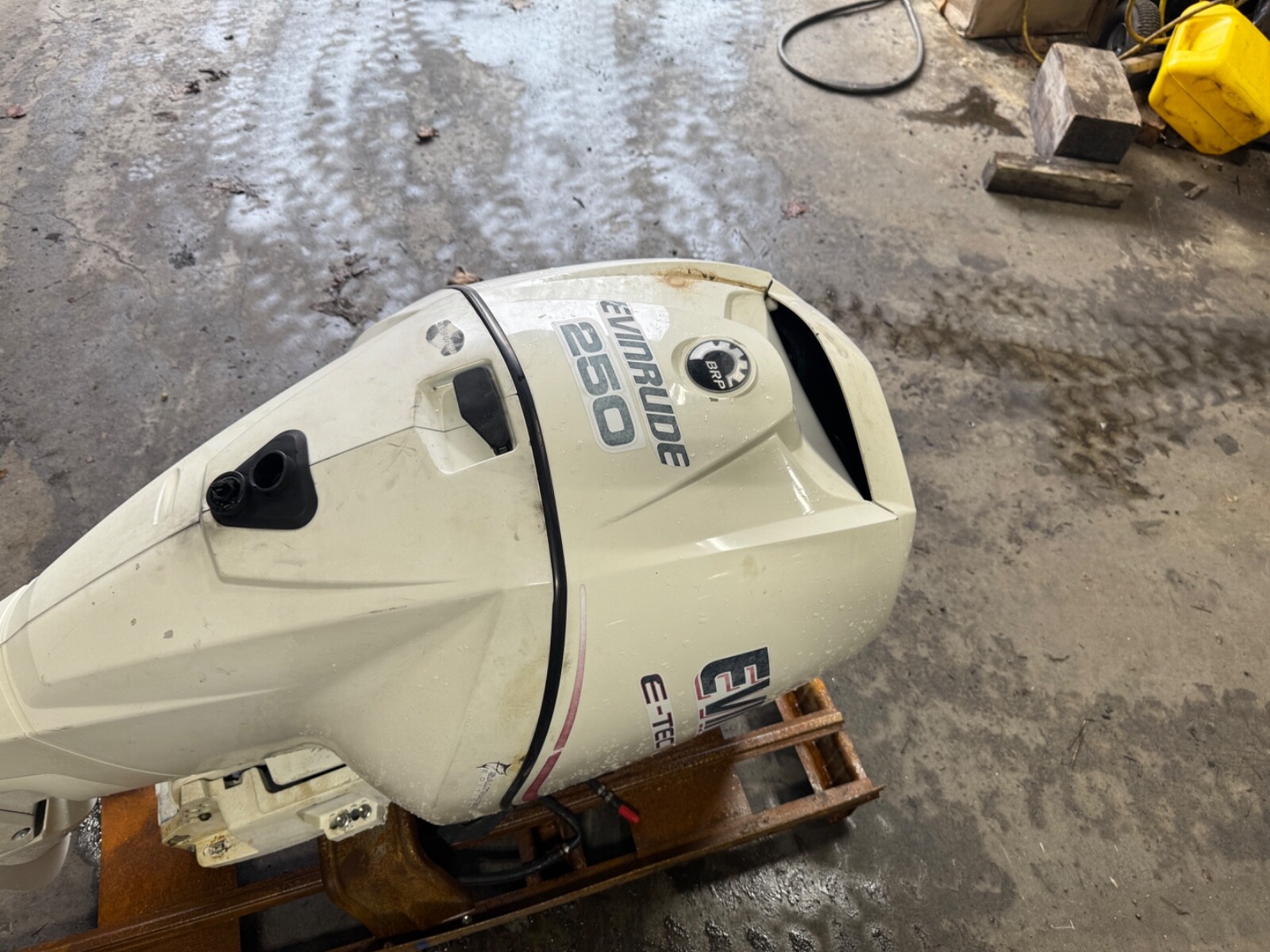 2005 Evinrude Etec 250 hp DFI Outboard Boat Motor Engine 30" E-Tec BRP Prop