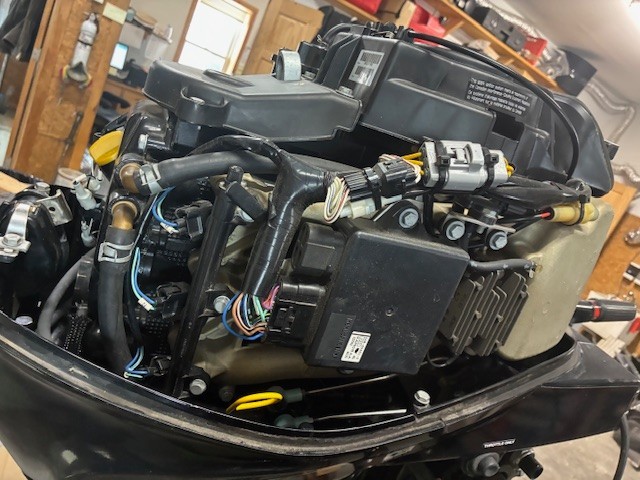 2006 Mercury 25 HP 4 stroke 20" Outboard Motor Runs Great