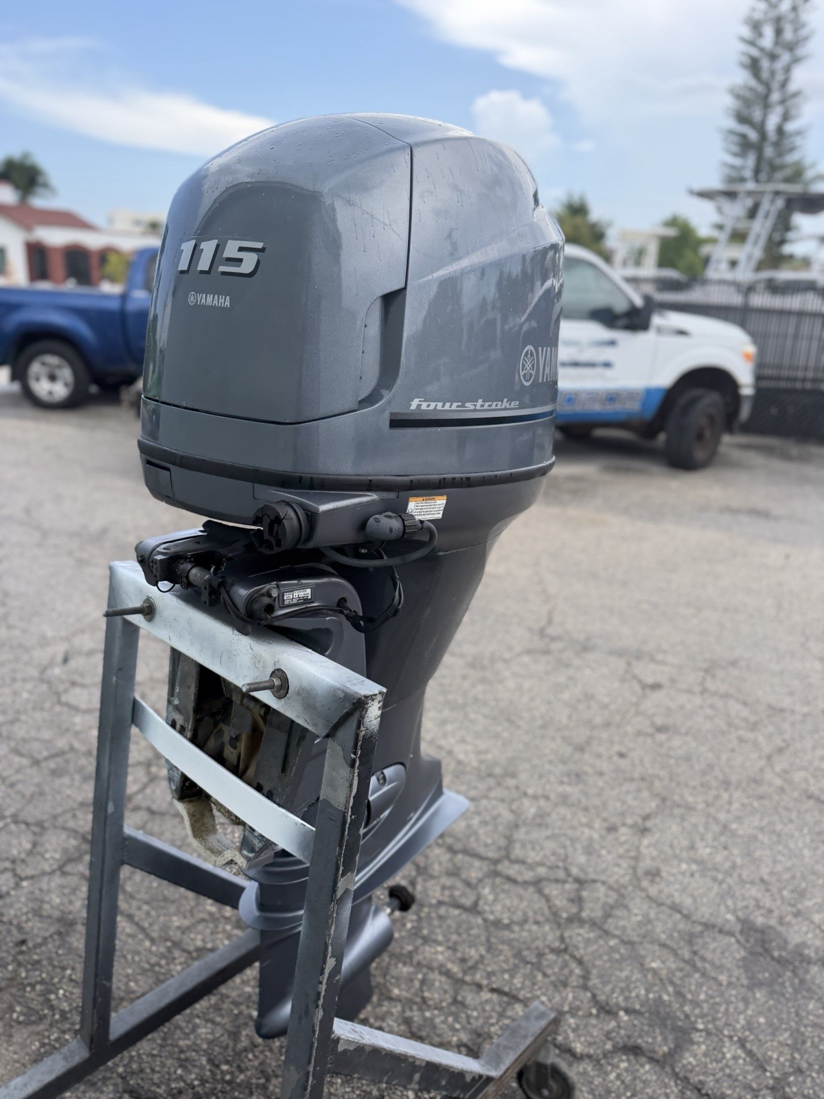 2010 115 HP 115HP YAMAHA FOUR STROKE OUTBOARD MOTOR