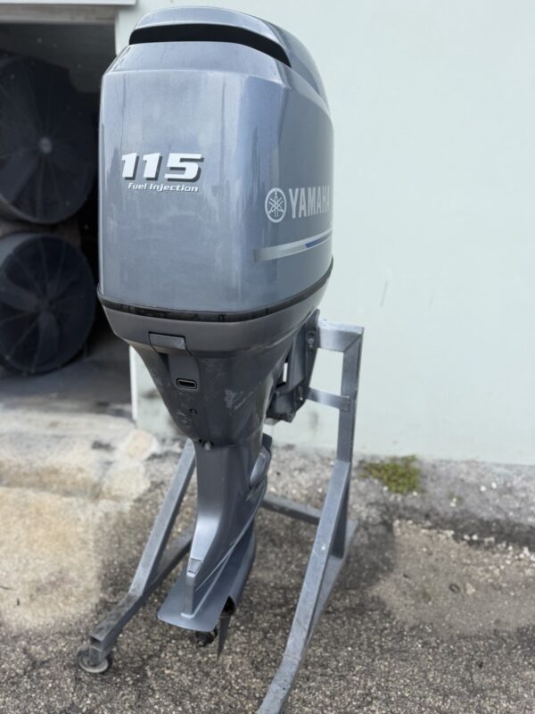 2007 Yamaha F115 115HP 4-Stroke EFI 25" Outboard Motor | 803 Hours | Mechanical Controls Compatible