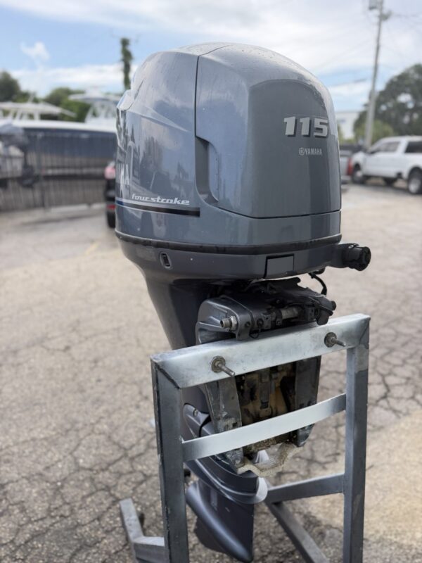 2007 Yamaha F115 115HP 4-Stroke EFI 25" Outboard Motor | 803 Hours | Mechanical Controls Compatible