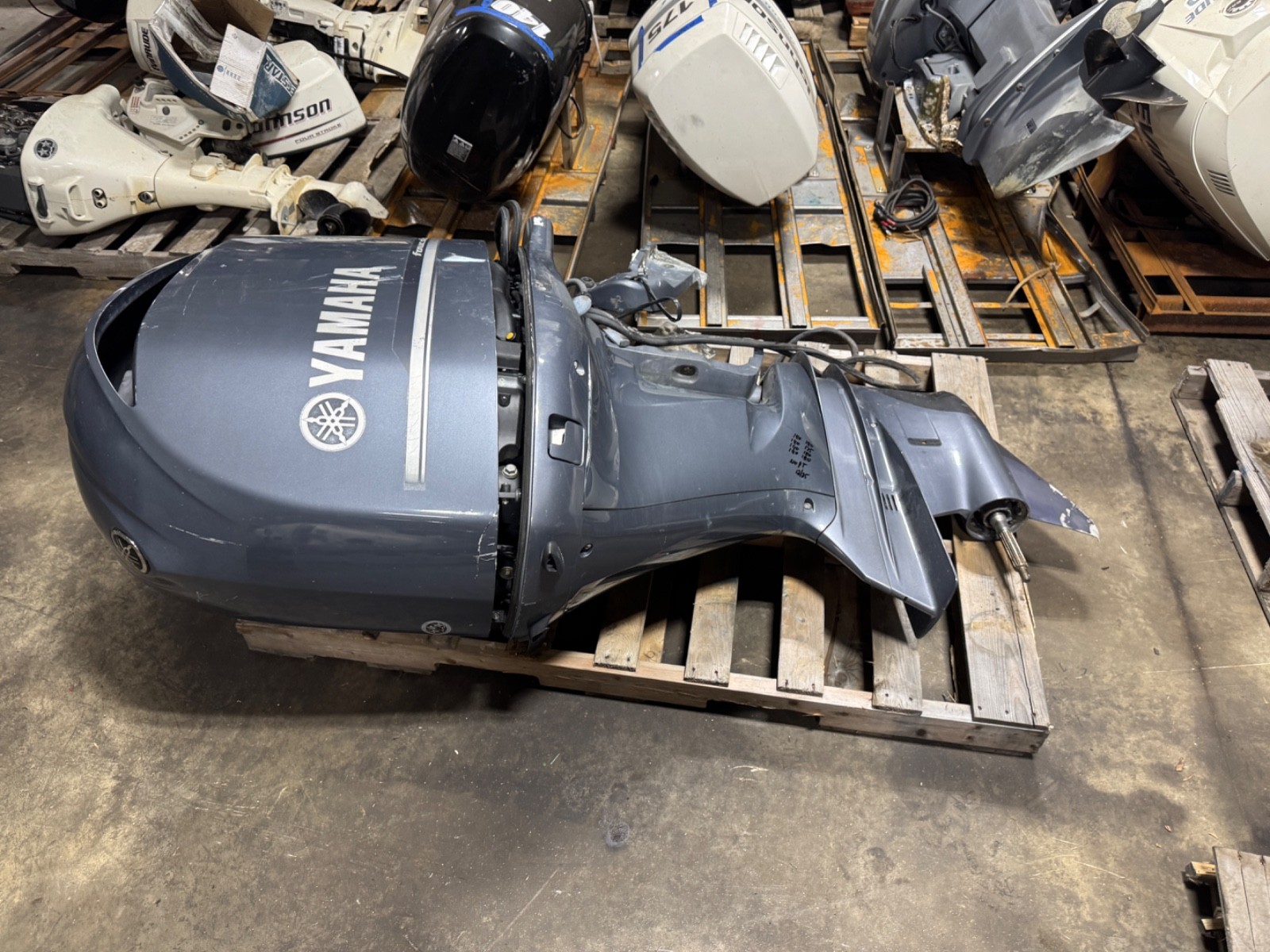 2010 Yamaha F350 V8 4-Stroke 25" Outboard Boat Motor Engine Runs Decent Shape