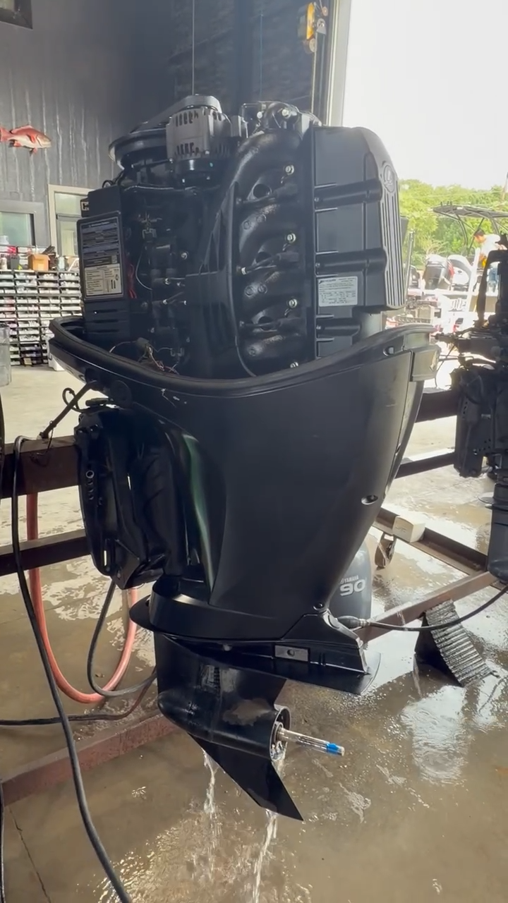 2013 Mercury 150HP FourStroke EFI Outboard Motor – 20" Shaft – 166 Hours – Fresh
