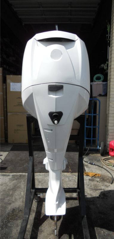 2014 Evinrude E-TEC 250HP 2-Stroke EFI Outboard Motor – 30" Shaft – 374 Hours – Right-Hand Rotation