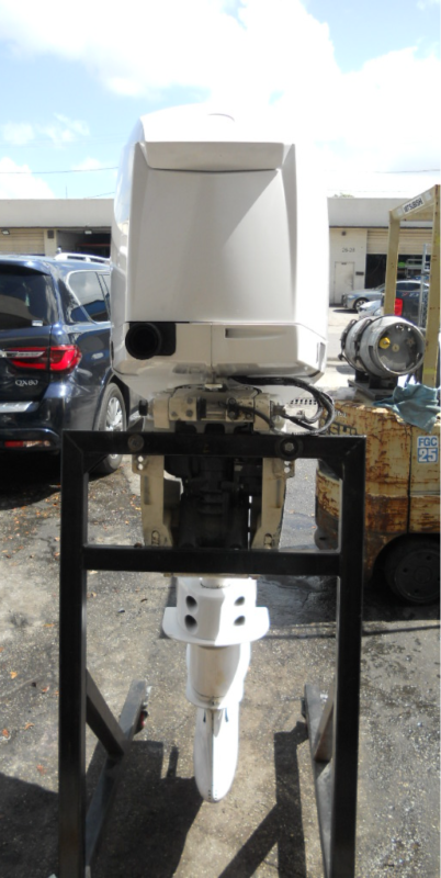 2014 Evinrude E-TEC 250HP 2-Stroke EFI Outboard Motor – 30" Shaft – 374 Hours – Right-Hand Rotation