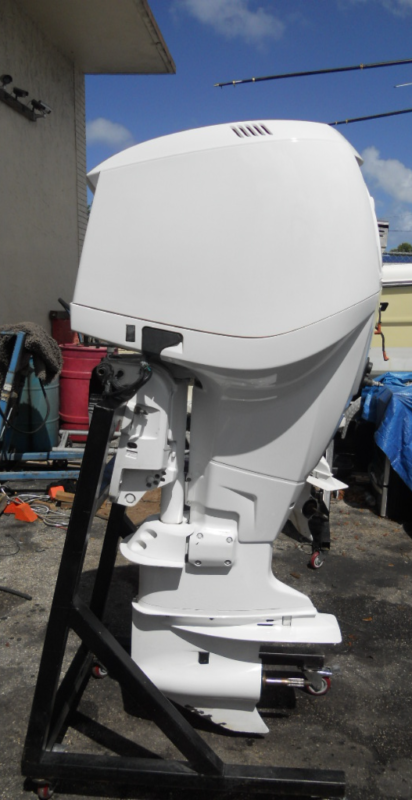 2014 Evinrude E-TEC 250HP 2-Stroke EFI Outboard Motor – 30" Shaft – 374 Hours – Right-Hand Rotation