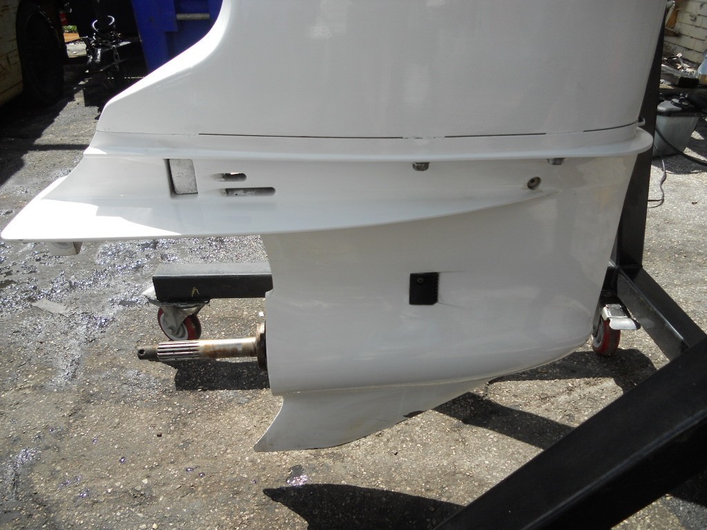 2014 Evinrude E-TEC 250HP 2-Stroke EFI Outboard Motor – 30" Shaft – 374 Hours – Right-Hand Rotation
