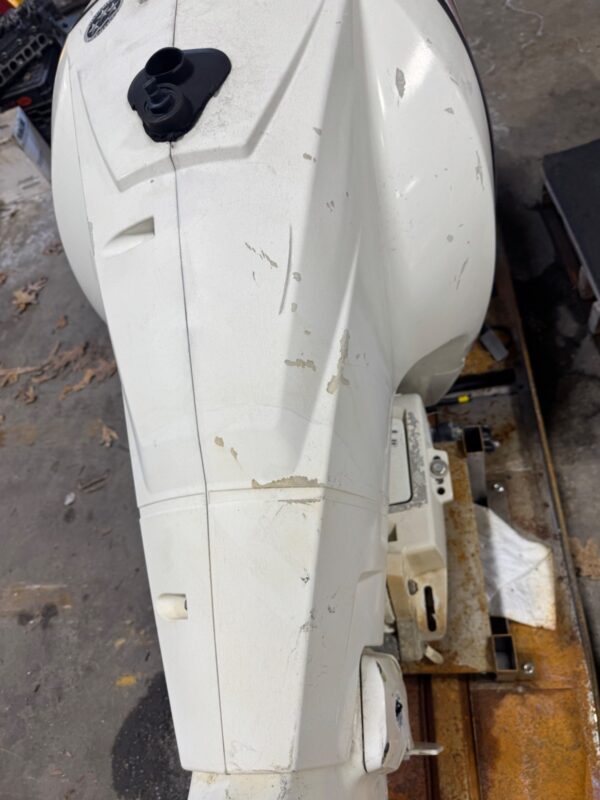 2014 Evinrude E-TEC 250HP DFI 2-Stroke Outboard Motor – 25" Shaft – Right-Hand Rotation