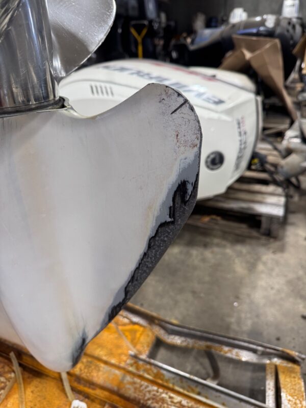 2014 Evinrude E-TEC 250HP DFI 2-Stroke Outboard Motor – 25" Shaft – Right-Hand Rotation