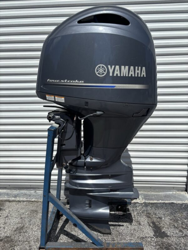 2016 Yamaha F150XB 150 HP 4-Stroke EFI Outboard Motor – 25" Shaft – 776 Hours – Complete Rigging Included