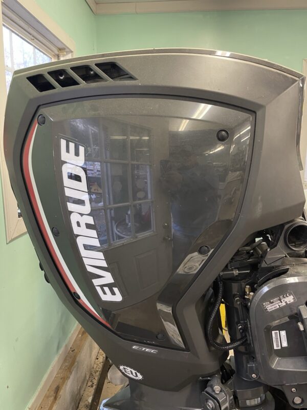 New 2017 Evinrude E-TEC G2 115 H.O. 3-Cylinder Direct Injection 2-Stroke 25″ (X) Outboard Motor