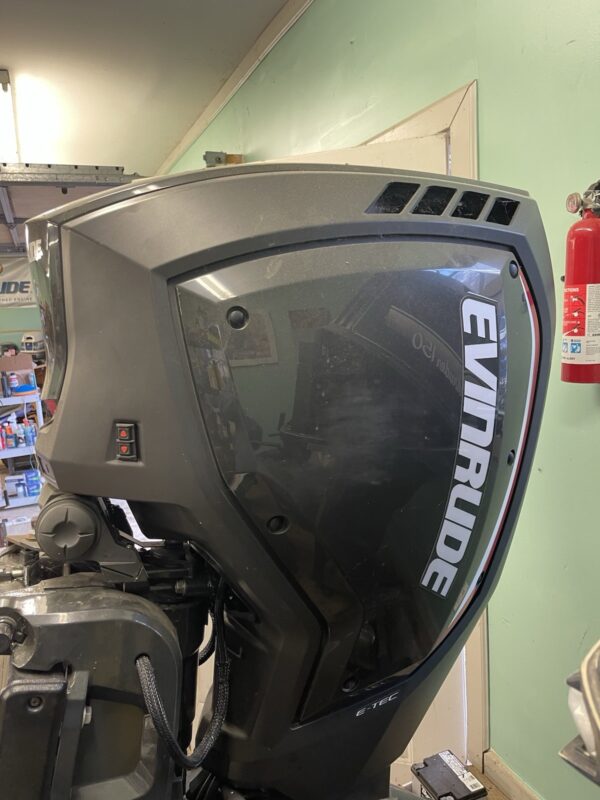 New 2017 Evinrude E-TEC G2 115 H.O. 3-Cylinder Direct Injection 2-Stroke 25″ (X) Outboard Motor