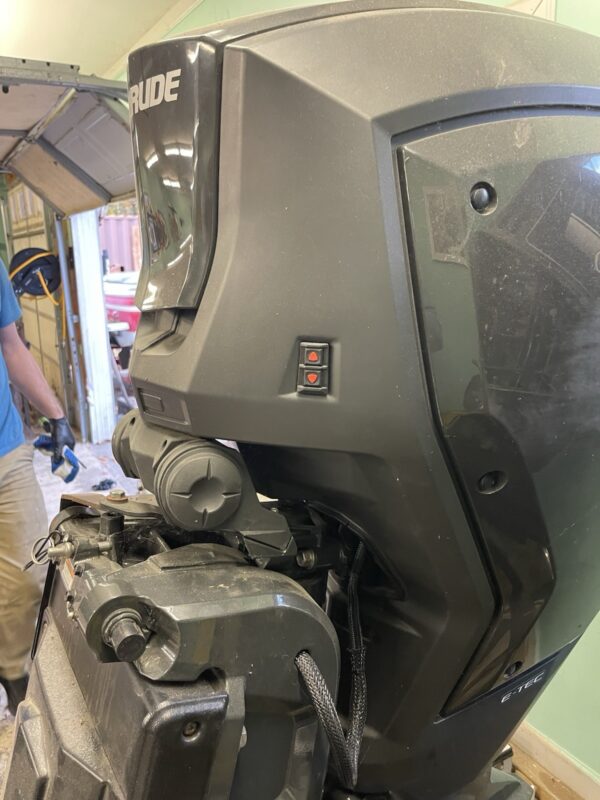 New 2017 Evinrude E-TEC G2 115 H.O. 3-Cylinder Direct Injection 2-Stroke 25″ (X) Outboard Motor