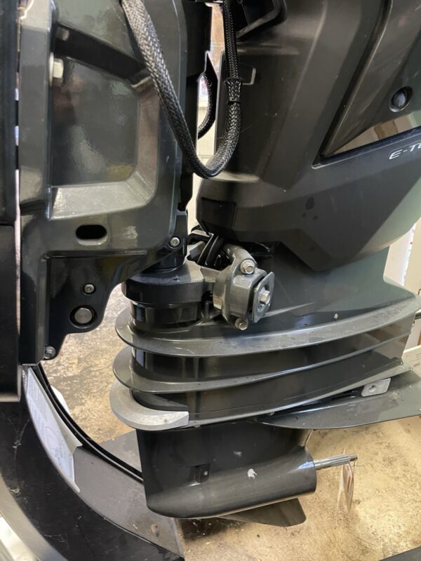 New 2017 Evinrude E-TEC G2 115 H.O. 3-Cylinder Direct Injection 2-Stroke 25″ (X) Outboard Motor