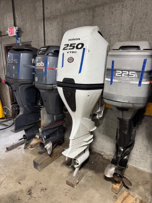 Used Honda BF250 250 HP V6 EFI 4-Stroke Outboard Motor – 30″ (XXL) Shaft – Digital Control