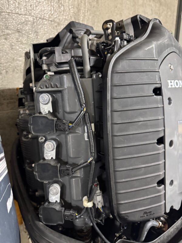 Used Honda BF250 250 HP V6 EFI 4-Stroke Outboard Motor – 30″ (XXL) Shaft – Digital Control