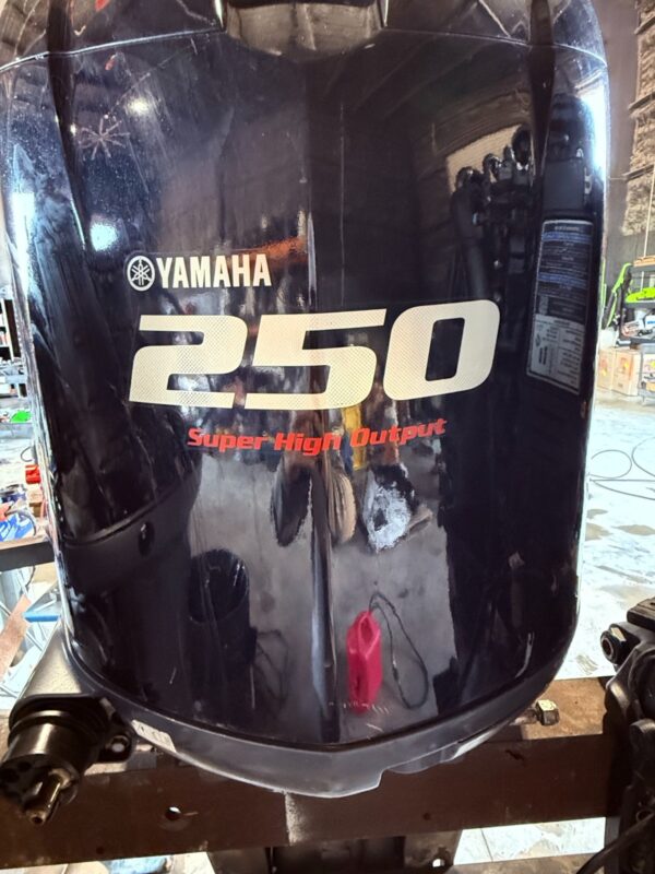Used 2019 Yamaha VMAX SHO 250 HP V6 4-Stroke EFI Outboard Motor – Low Hours