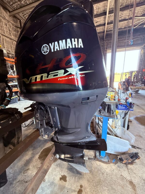 Used 2019 Yamaha VMAX SHO 250 HP V6 4-Stroke EFI Outboard Motor – Low Hours