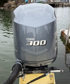 2021 Yamaha F300XCB 4.2L V6 30” Shaft Outboard Boat Motor 300HP 4-Stroke